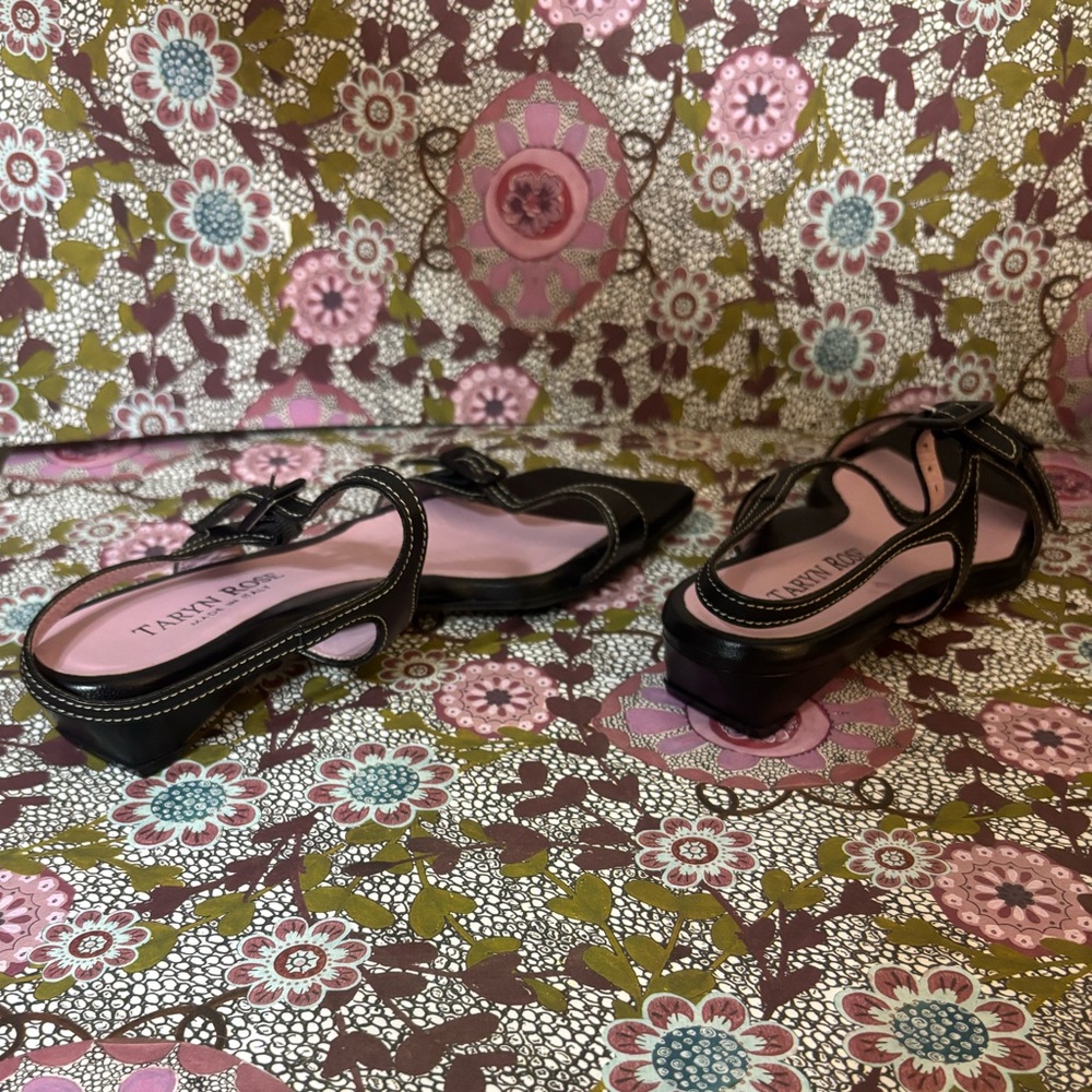 Taryn Rose Italian Leather Sandals - Picture 4 of 8